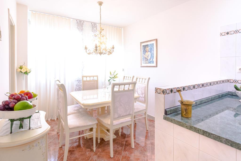 Apartment Mandalina Split Exterior photo